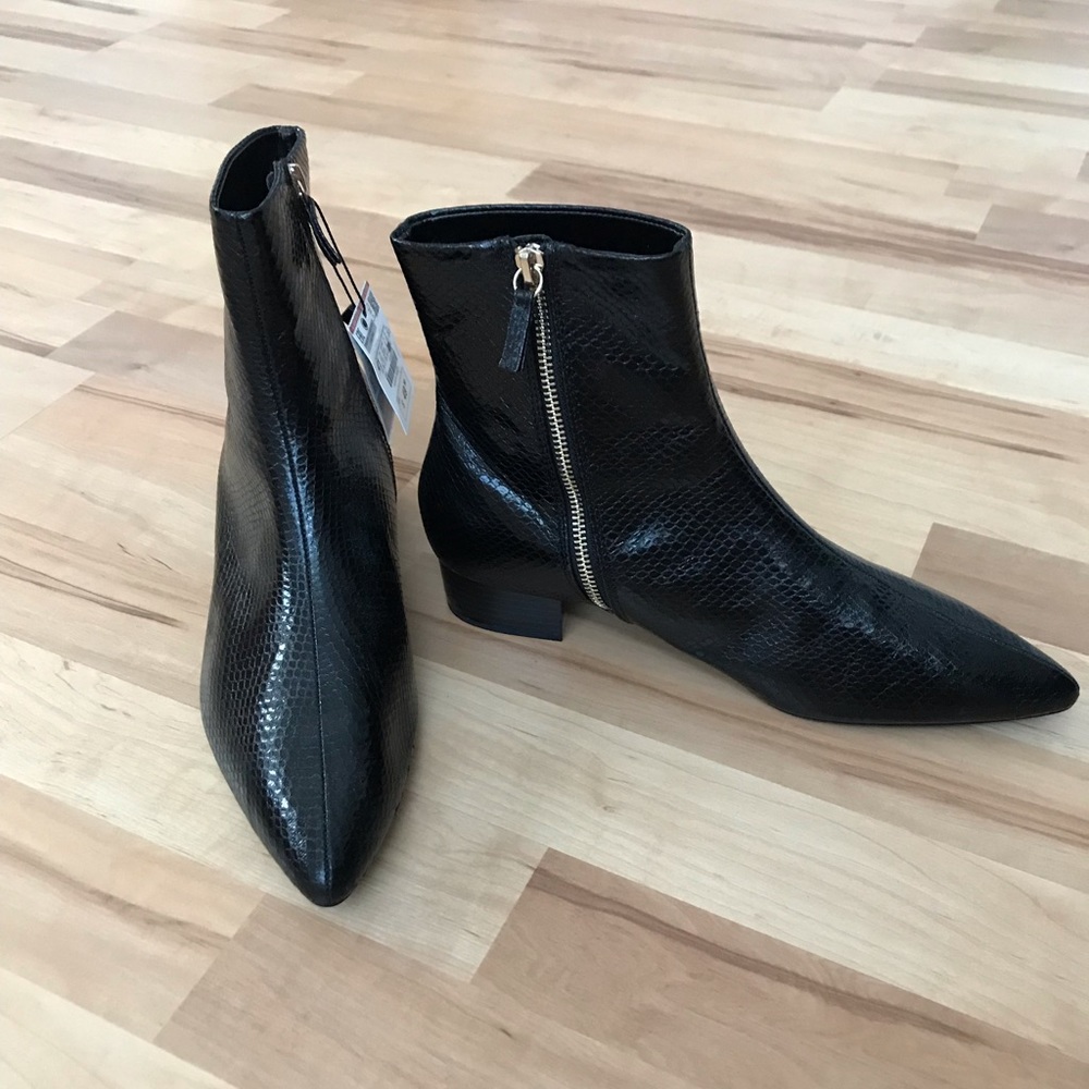 NWT black embossed Snake Skin Booties